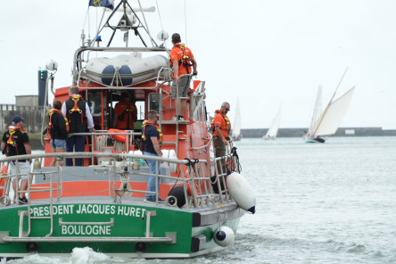 Animation sur le village de la Course des Caps Boulogne sur Mer Banque Populaire du Nord 2025.