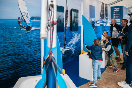 Animations sur les stands partenaires du village de la Course des Caps Boulogne sur Mer Banque Populaire du Nord 2025.