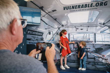 Animation sur le stand Vulnérable sur le village de la Course des Caps Boulogne sur Mer Banque Populaire du Nord 2025.