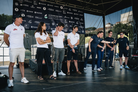 Présentation des skippers de Charal et Teamwork Team SNEF suivi d'une séance de dédicace avec le public du village de la Course des Caps Boulogne sur Mer Banque Populaire du Nord 2025.