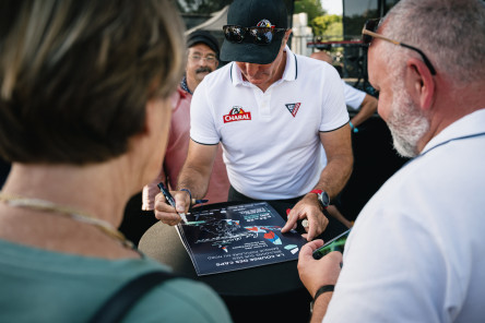 Présentation des skippers de Charal et Teamwork Team SNEF suivi d'une séance de dédicace avec le public du village de la Course des Caps Boulogne sur Mer Banque Populaire du Nord 2025.