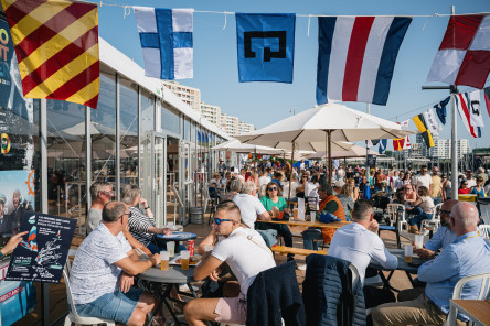 Ambiances sur le bar La Trinquette, sur le village de la Course des Caps Boulogne sur Mer Banque Populaire du Nord 2025.