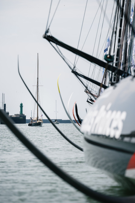 Les bateaux Pen Duick arrivant proche des IMOCA de la Course des Caps Boulogne sur Mer Banque Populaire du Nord 2025.