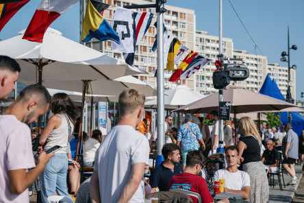 Ambiances sur le bar La Trinquette, sur le village de la Course des Caps Boulogne sur Mer Banque Populaire du Nord 2025.