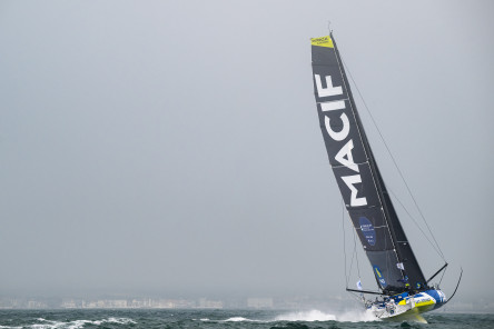 Runs de vitesse des IMOCA au large de Boulogne-Sur-Mer lors de la Course des Caps Boulogne sur Mer Banque Populaire du Nord 2025.