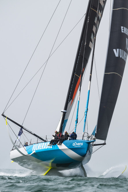 Runs de vitesse des IMOCA au large de Boulogne-Sur-Mer lors de la Course des Caps Boulogne sur Mer Banque Populaire du Nord 2025.