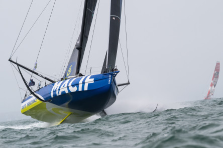 Runs de vitesse des IMOCA au large de Boulogne-Sur-Mer lors de la Course des Caps Boulogne sur Mer Banque Populaire du Nord 2025.