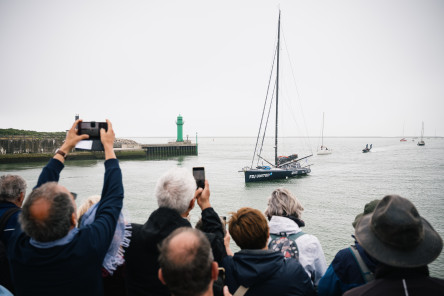Retour des IMOCA aux pontons de la Course des Caps Boulogne sur Mer Banque Populaire du Nord 2025.