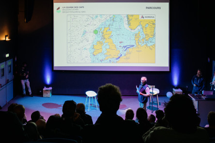 Briefing météo des Skippers avant le départ de la Course des Caps Boulogne sur Mer Banque Populaire du Nord 2025.