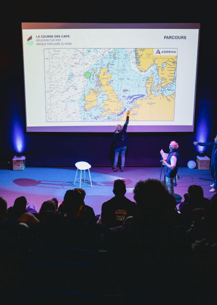 Briefing météo des Skippers avant le départ de la Course des Caps Boulogne sur Mer Banque Populaire du Nord 2025.