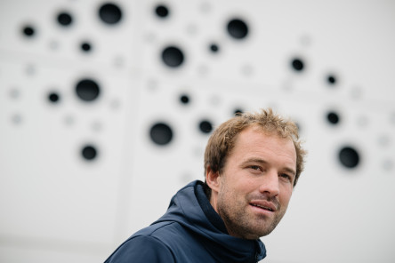 Interview média de certains skippers en marge du briefing météo avant le départ de la Course des Caps Boulogne sur Mer Banque Populaire du Nord 2025.