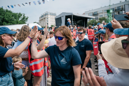 Ambiance avant départ sur le village de la Course des Caps Boulogne sur Mer Banque Populaire du Nord 2025.