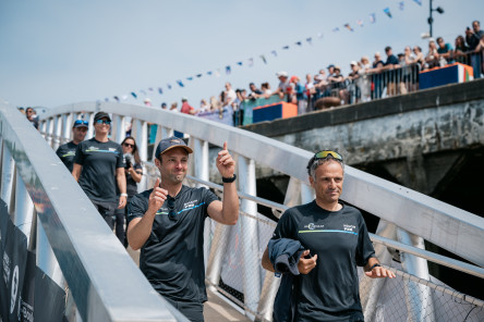 Ambiance avant départ sur le village de la Course des Caps Boulogne sur Mer Banque Populaire du Nord 2025.