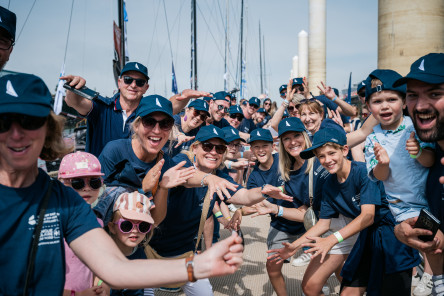 Ambiance avant départ sur le village de la Course des Caps Boulogne sur Mer Banque Populaire du Nord 2025.