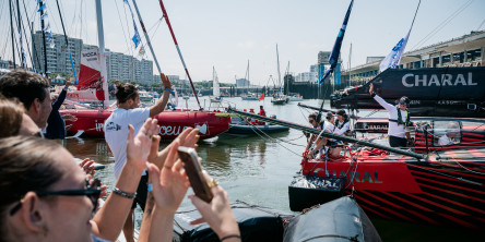 Ambiance avant départ sur le village de la Course des Caps Boulogne sur Mer Banque Populaire du Nord 2025.