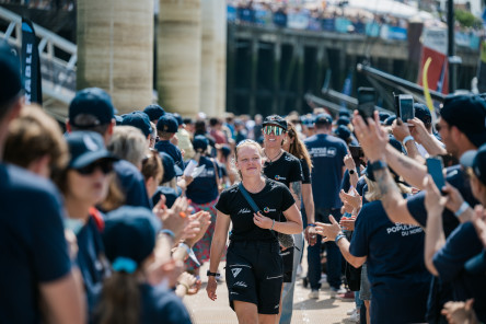 Ambiance avant départ sur le village de la Course des Caps Boulogne sur Mer Banque Populaire du Nord 2025.