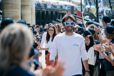 Ambiance avant départ sur le village de la Course des Caps Boulogne sur Mer Banque Populaire du Nord 2025.