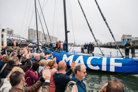 Retour des IMOCA aux pontons de la Course des Caps Boulogne sur Mer Banque Populaire du Nord 2025.