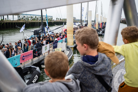 Retour des IMOCA aux pontons de la Course des Caps Boulogne sur Mer Banque Populaire du Nord 2025.