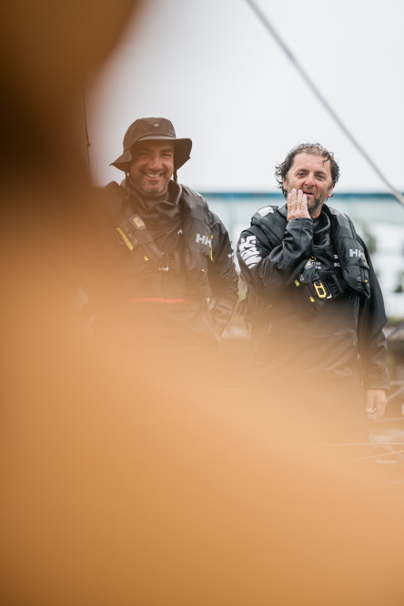 Arrivée de l'IMOCA 4Cad La Mie Câline, huitième de la Course des Caps Boulogne sur Mer Banque Populaire du Nord 2025.