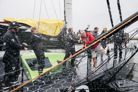 Arrivée de l'IMOCA 4Cad La Mie Câline, huitième de la Course des Caps Boulogne sur Mer Banque Populaire du Nord 2025.
