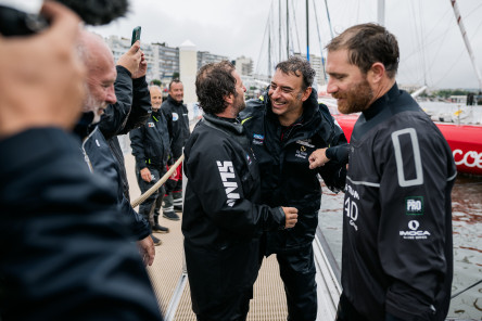 Arrivée de l'IMOCA 4Cad La Mie Câline, huitième de la Course des Caps Boulogne sur Mer Banque Populaire du Nord 2025.