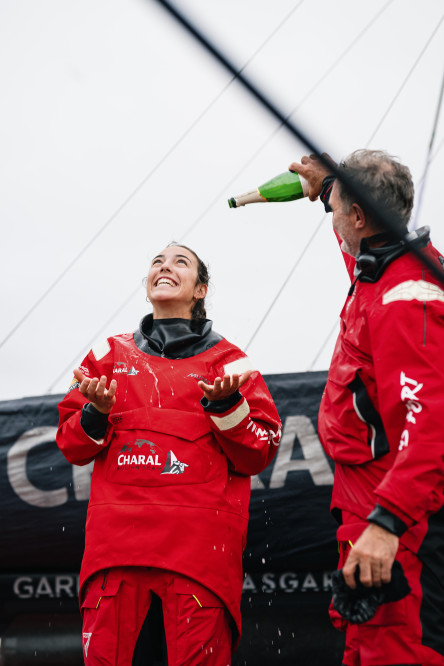 Arrivée de l'IMOCA Charal, cinquième de la Course des Caps Boulogne sur Mer Banque Populaire du Nord 2025.