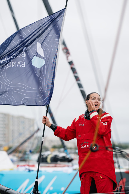 Arrivée de l'IMOCA Charal, cinquième de la Course des Caps Boulogne sur Mer Banque Populaire du Nord 2025.