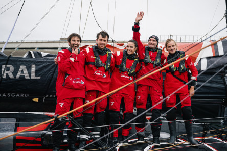 Arrivée de l'IMOCA Charal, cinquième de la Course des Caps Boulogne sur Mer Banque Populaire du Nord 2025.