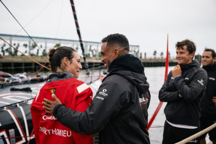 Arrivée de l'IMOCA Charal, cinquième de la Course des Caps Boulogne sur Mer Banque Populaire du Nord 2025.