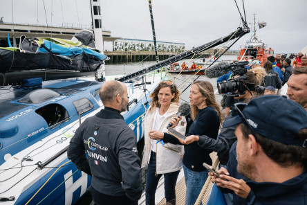 Arrivée du troisième IMOCA, Holcim PRB, troisième de la Course des Caps Boulogne sur Mer Banque Populaire du Nord 2025.