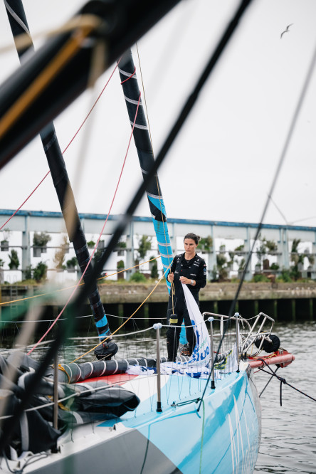 Arrivée du quatrième IMOCA, Malizia, sur la Course des Caps Boulogne sur Mer Banque Populaire du Nord 2025.