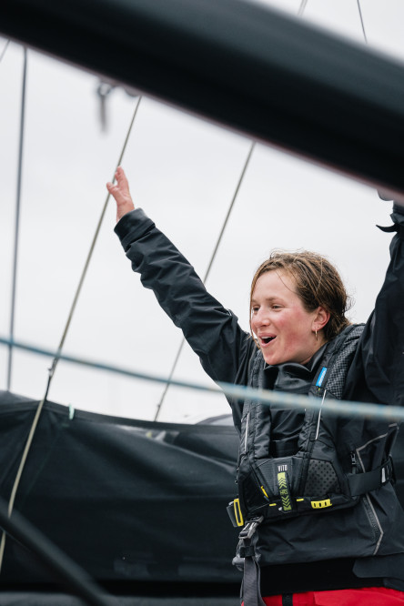 Arrivée du deuxième IMOCA, Petit Prince Queguiner, second de la Course des Caps Boulogne sur Mer Banque Populaire du Nord 2025.