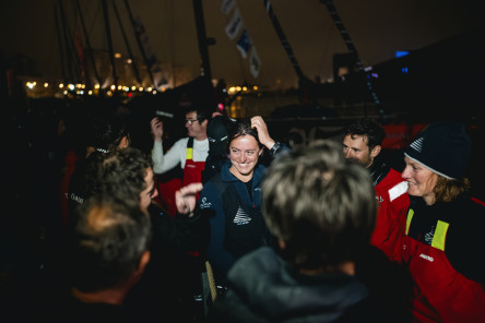 Arrivée de l'IMOCA TeamWork.net Team SNEF, sixième de la Course des Caps Boulogne sur Mer Banque Populaire du Nord 2025.
